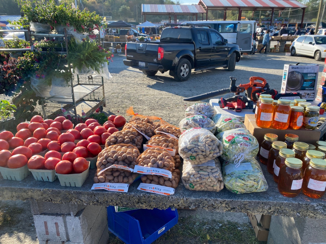 Smiley's Flea Market