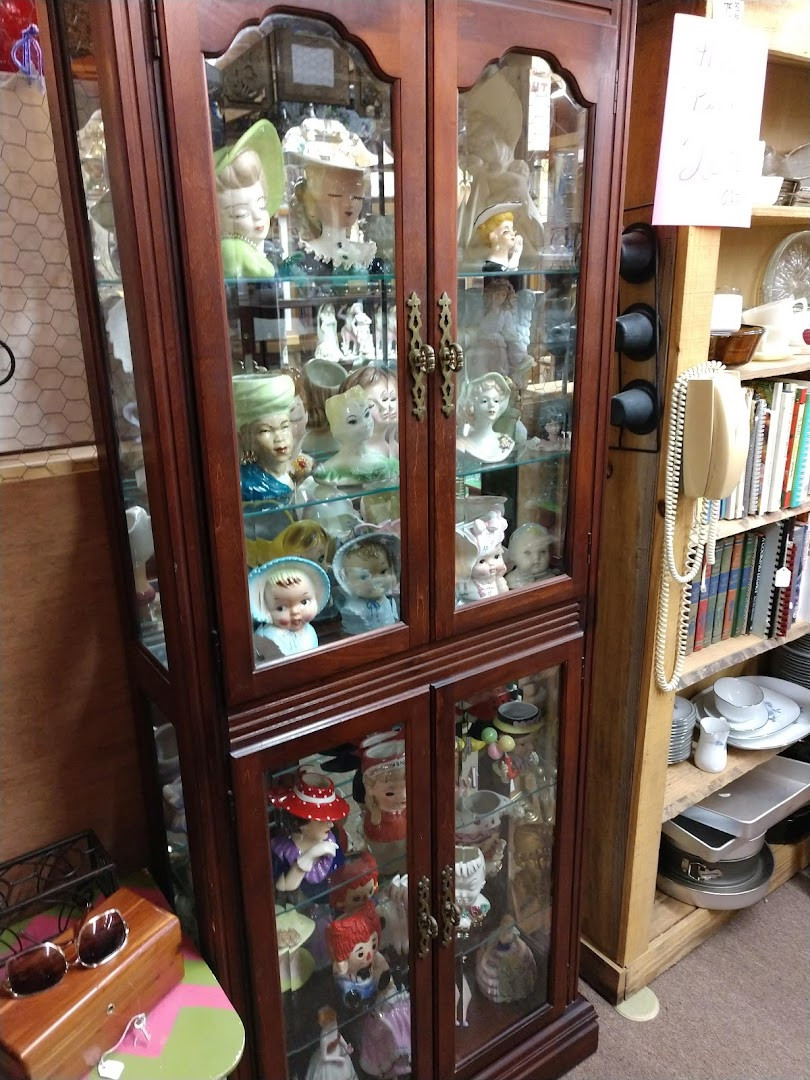 Penny's Antique Mall &amp; Flea Market