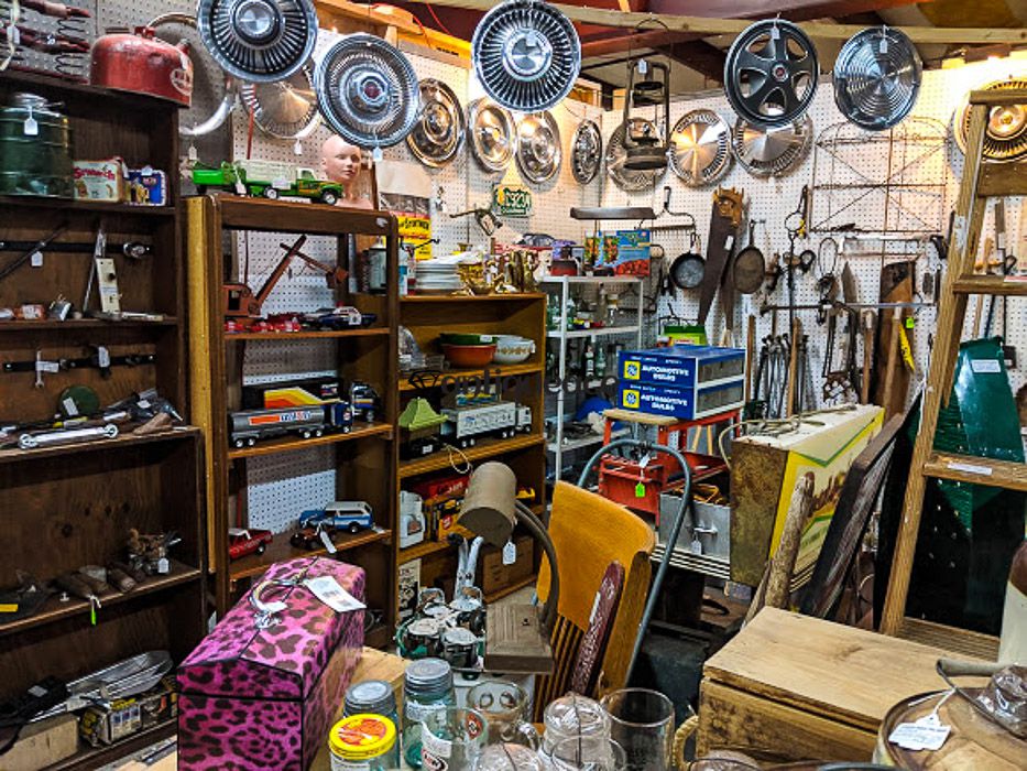 Lafayette Collectibles &amp; Flea Market 