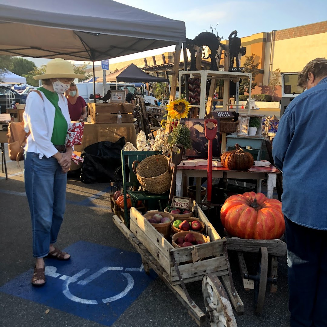 The Coast Vintage Market