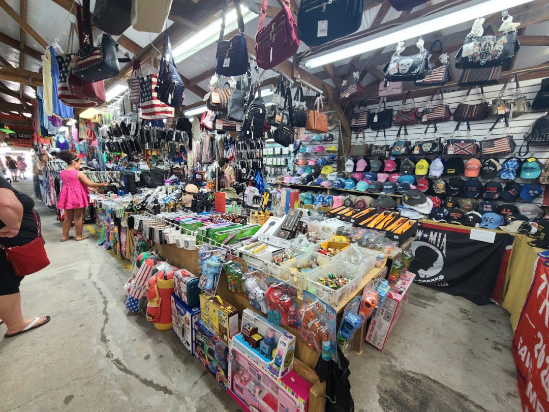 Hudson's Surfside Flea Market