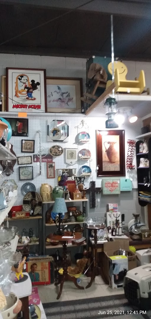 Olde Towne Benton Flea Market, Antiques &amp; Collectibles