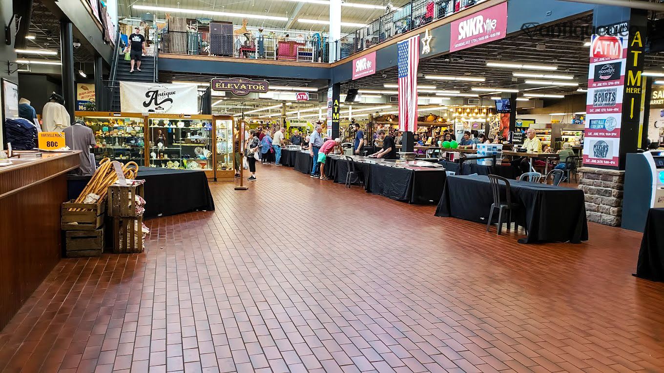 Hartville Marketplace &amp; Flea Market