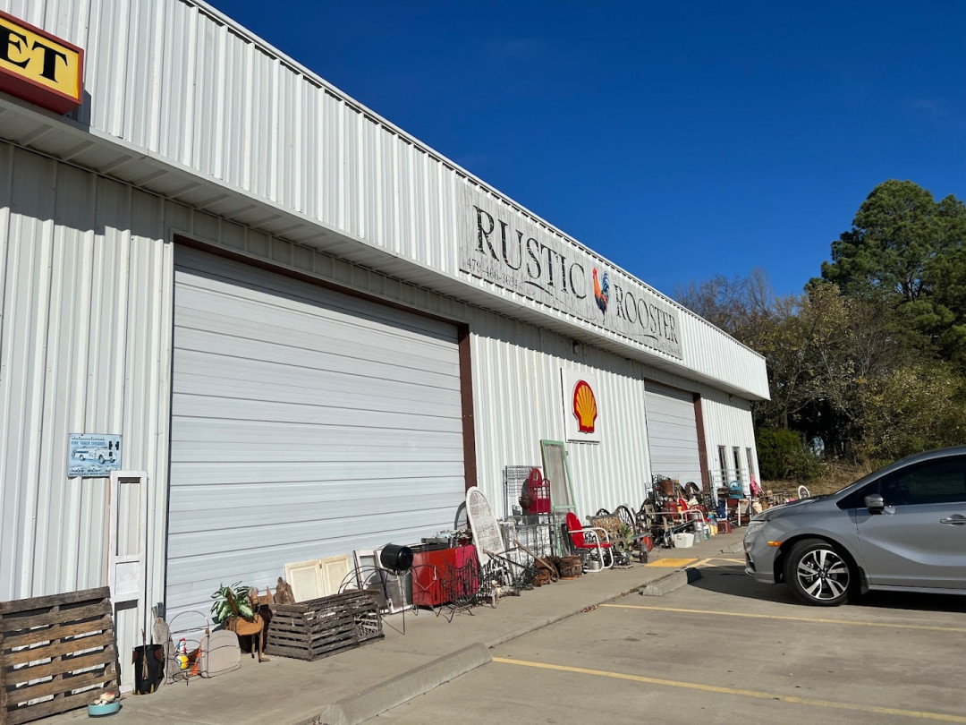Rustic Rooster Flea Market