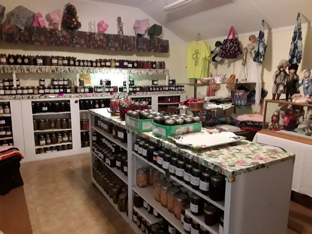 Nell's Kitchen &amp; Flea Market