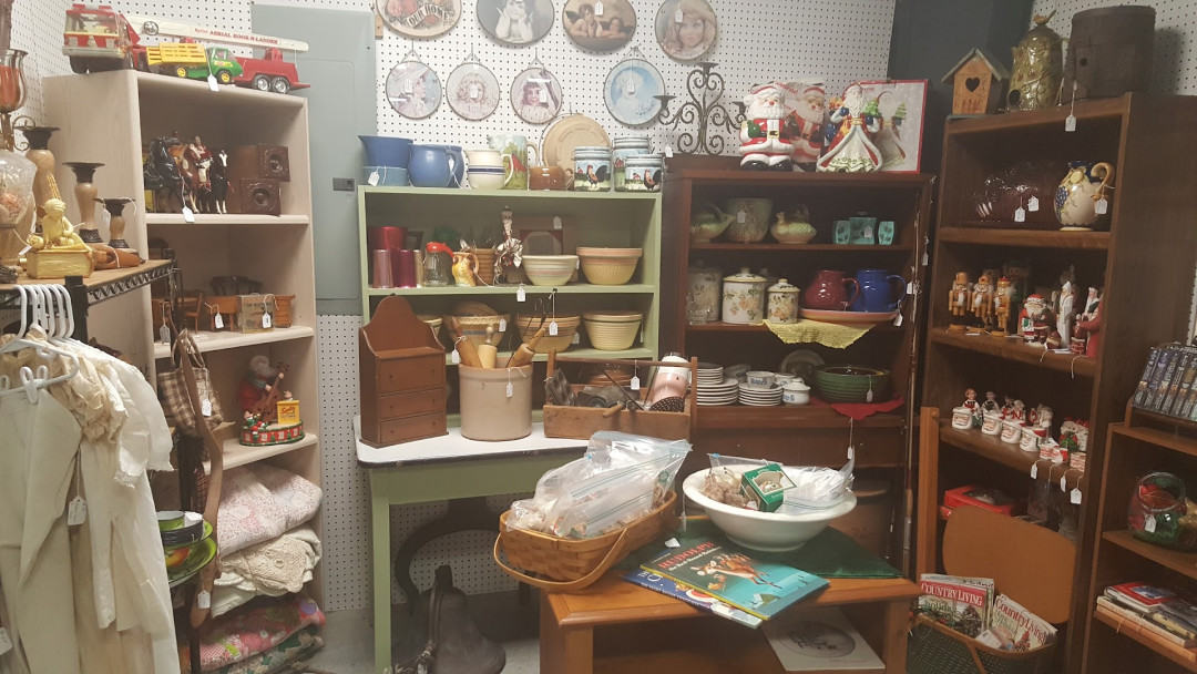 Silvercreek Antique Mall &amp; Flea Market