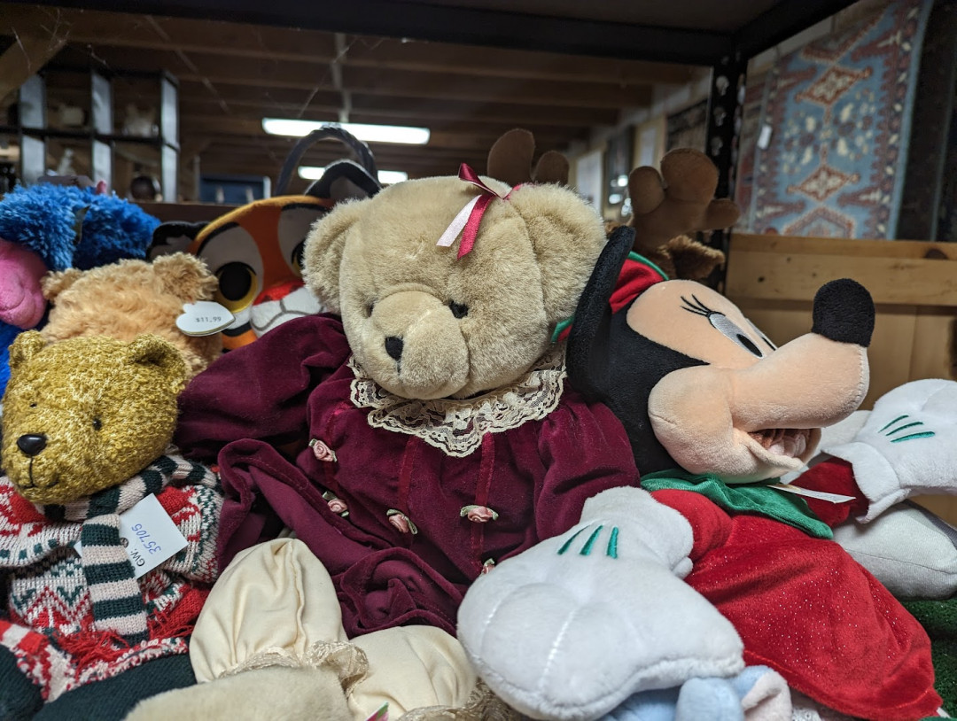 The Willows Flea Market