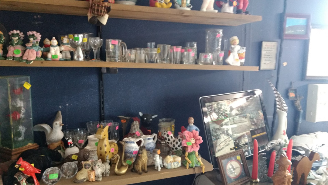 Avis Flea Mart