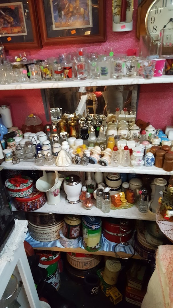 MJ's Flea Market