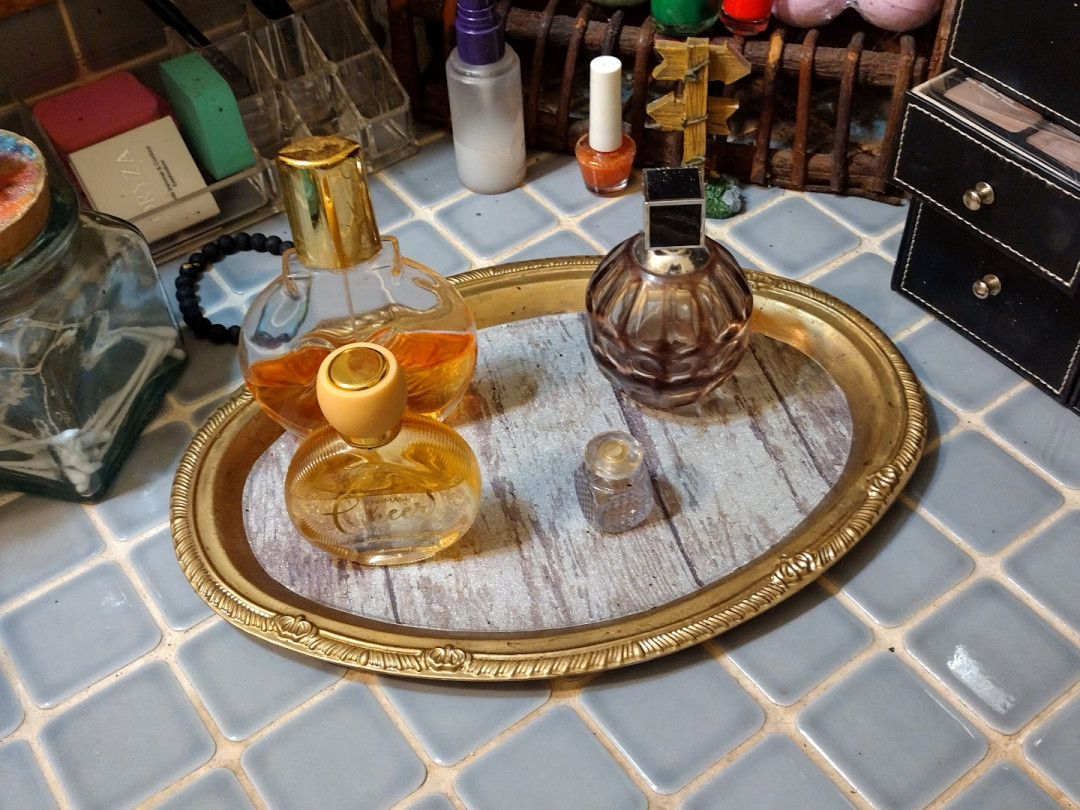 Linda's Uniques