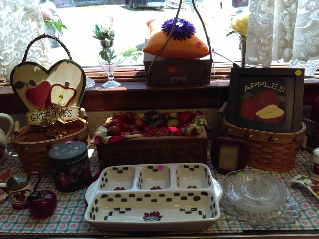 Carducci's 2nd Hand Shop