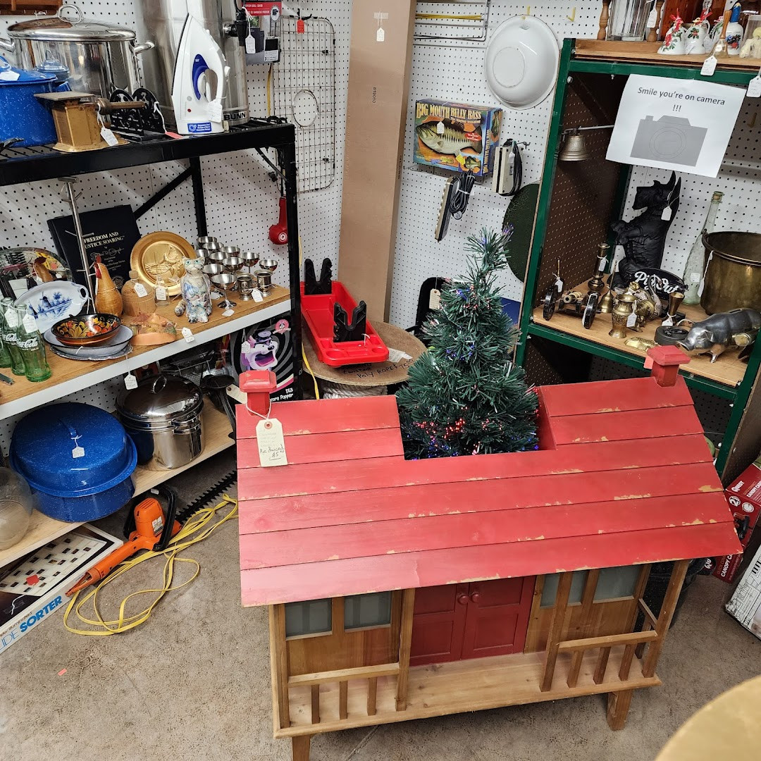 Hidden Treasures Flea Market &amp; Antiques