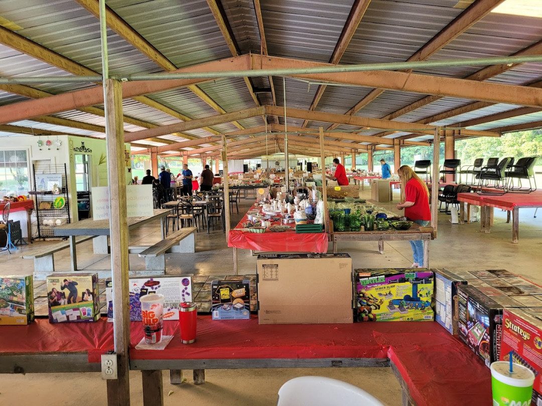 Treasure Hunt Flea Market on HWY 41-A