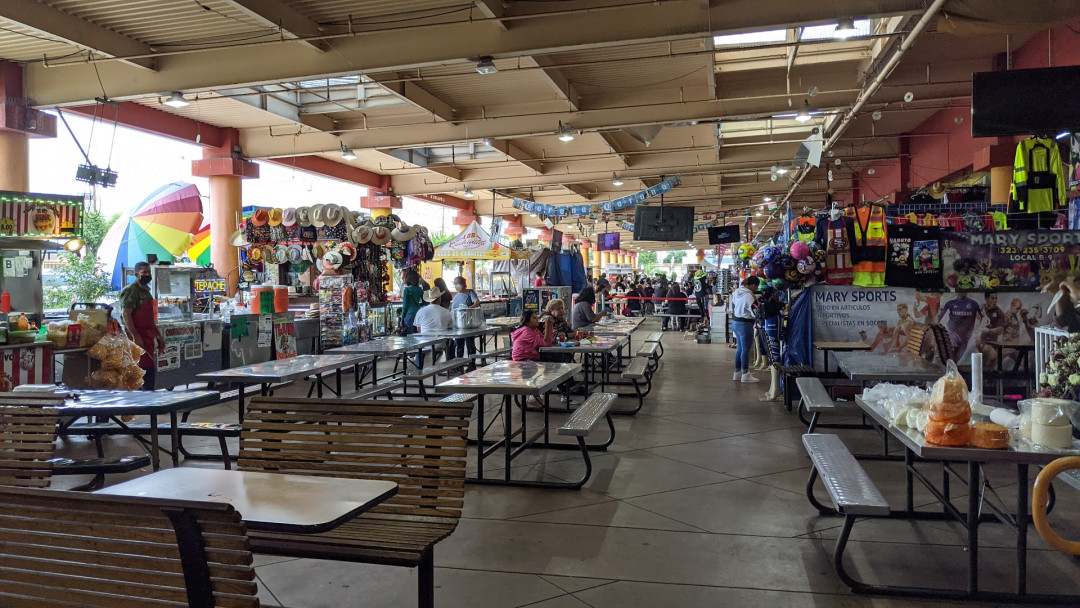 El Faro Plaza