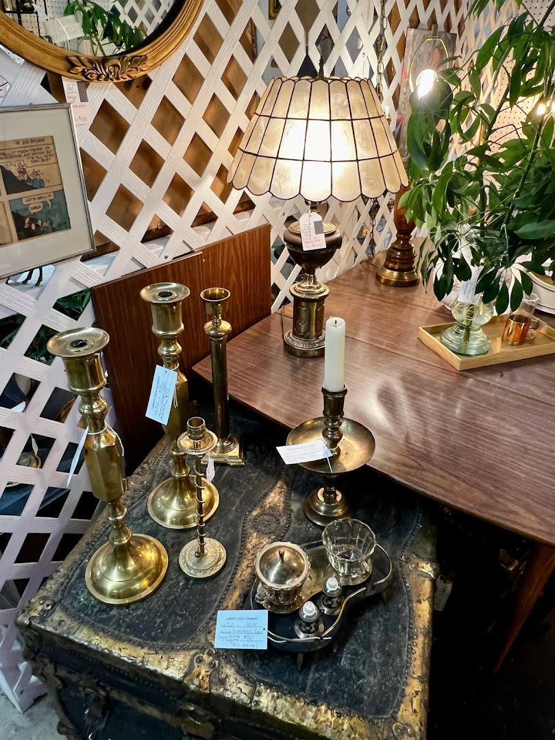 The Lafayette Flea