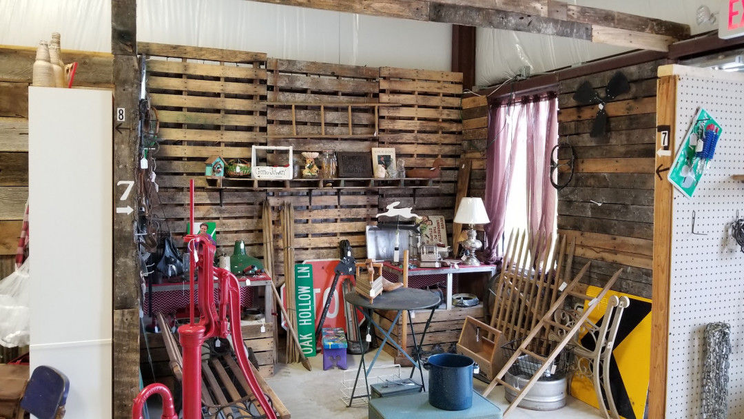 Rustic Rooster Flea Market