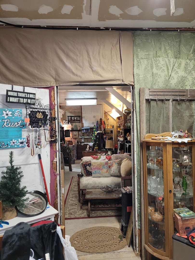 Dust, Rust and Relics Flea Market