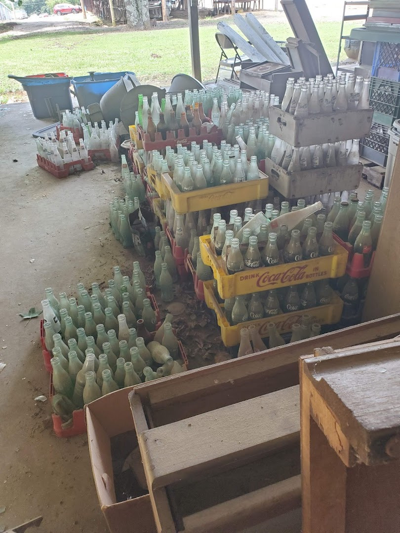 Thackerland Flea Market