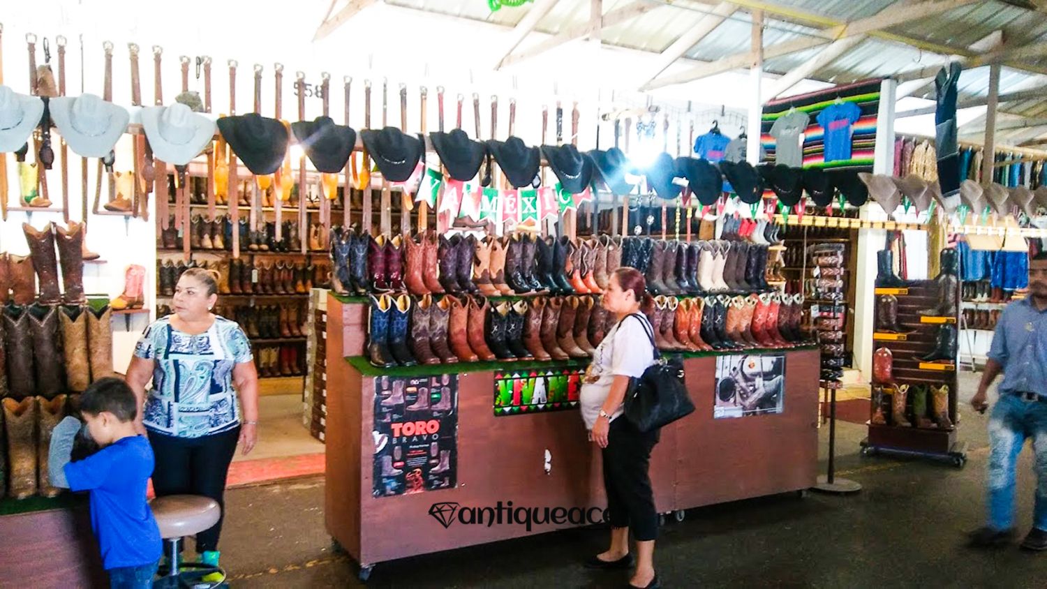Poteet Flea Market : Discover the Best Deals in San Antonio Texas !