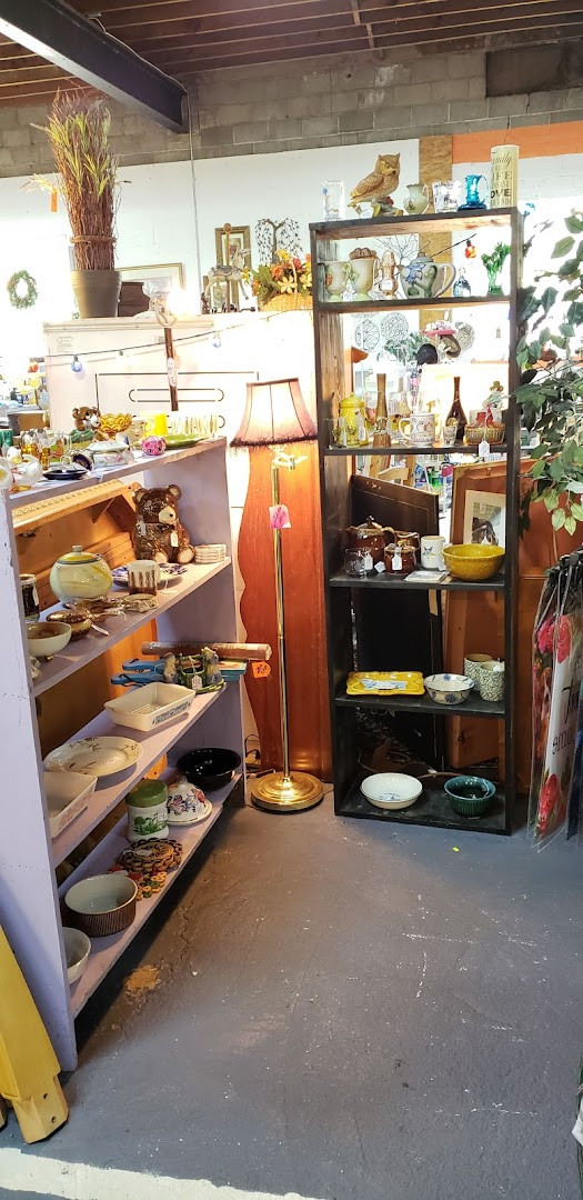 Lake Country Flea Market