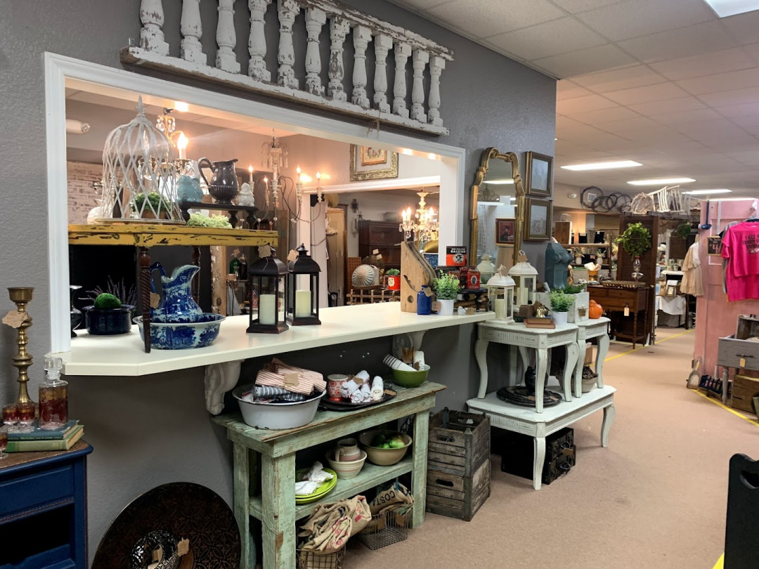 Owls Nest Flea Market