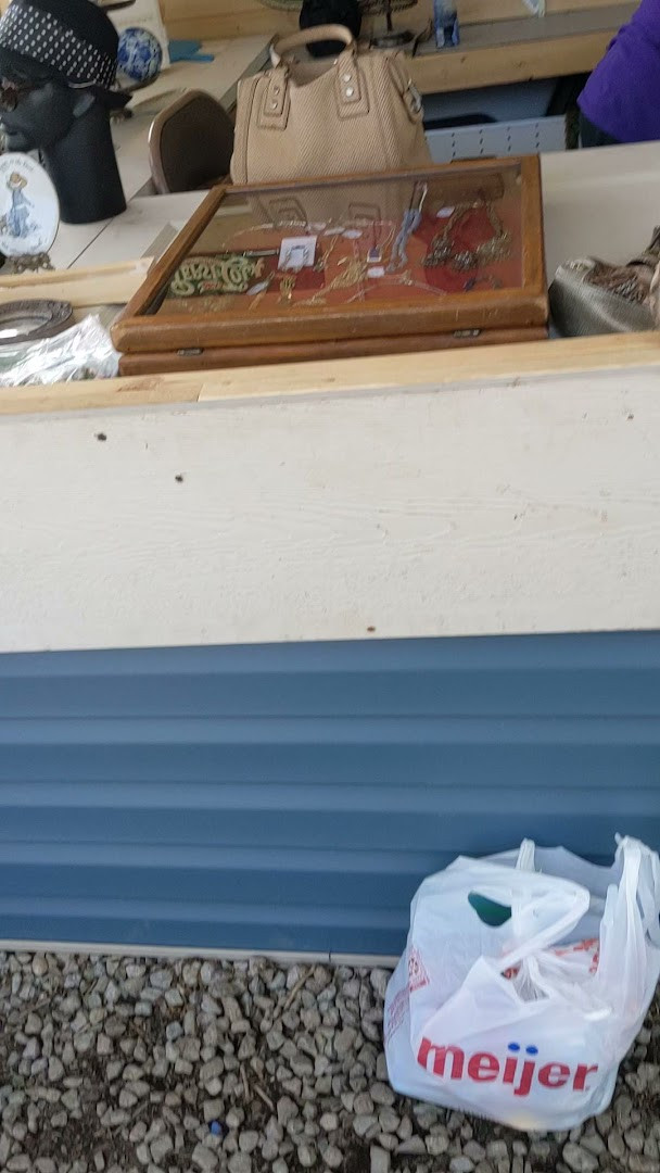 Greenlawn Grove Flea Market