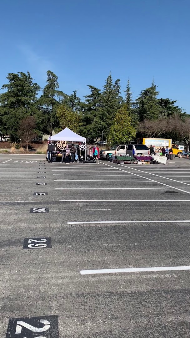 De Anza College Flea Market / DASG Flea Market