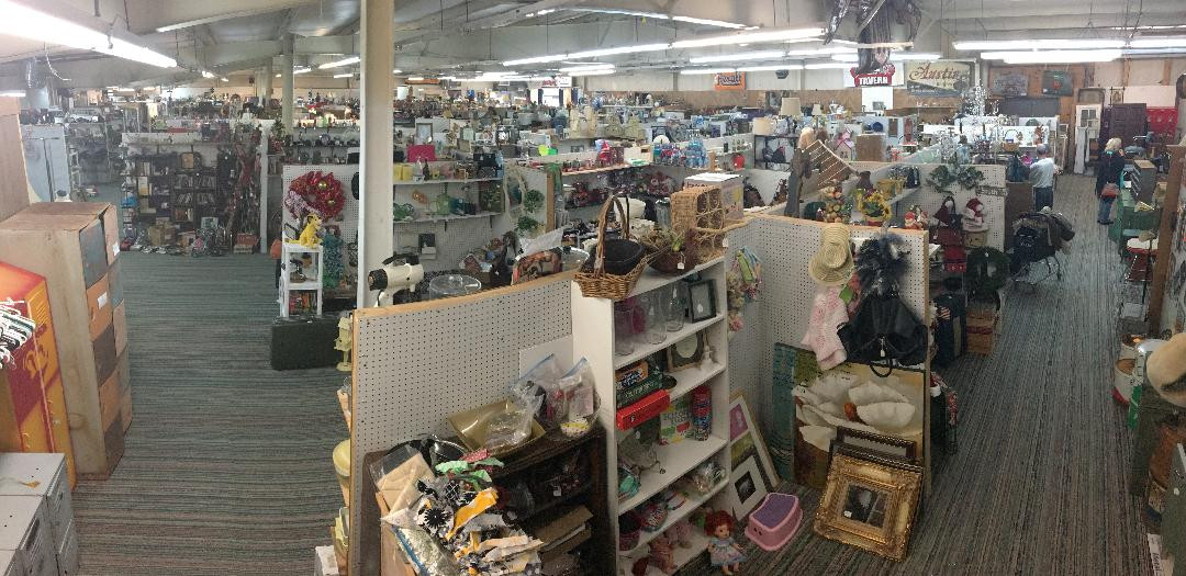 Past Time Antiques and Flea Market