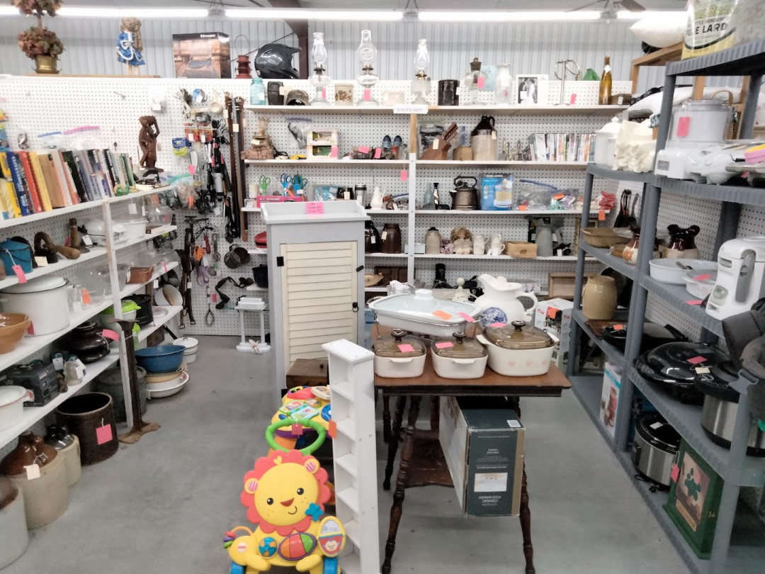 REDS Antiques, Flea Market, and Collectibles