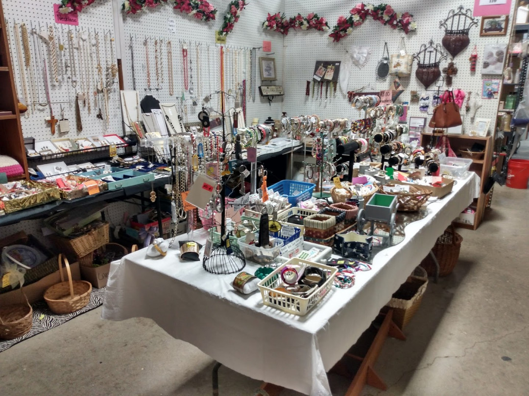 Me &amp; My Sisters Flea Market
