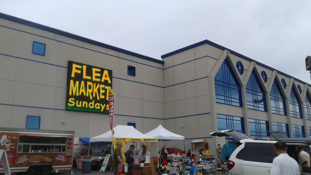 Wolff's Flea Market - Rosemont Wolff's Flea Market - Rosemont