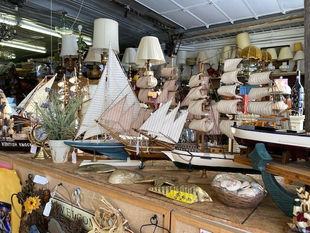 R &amp; D Flea Market