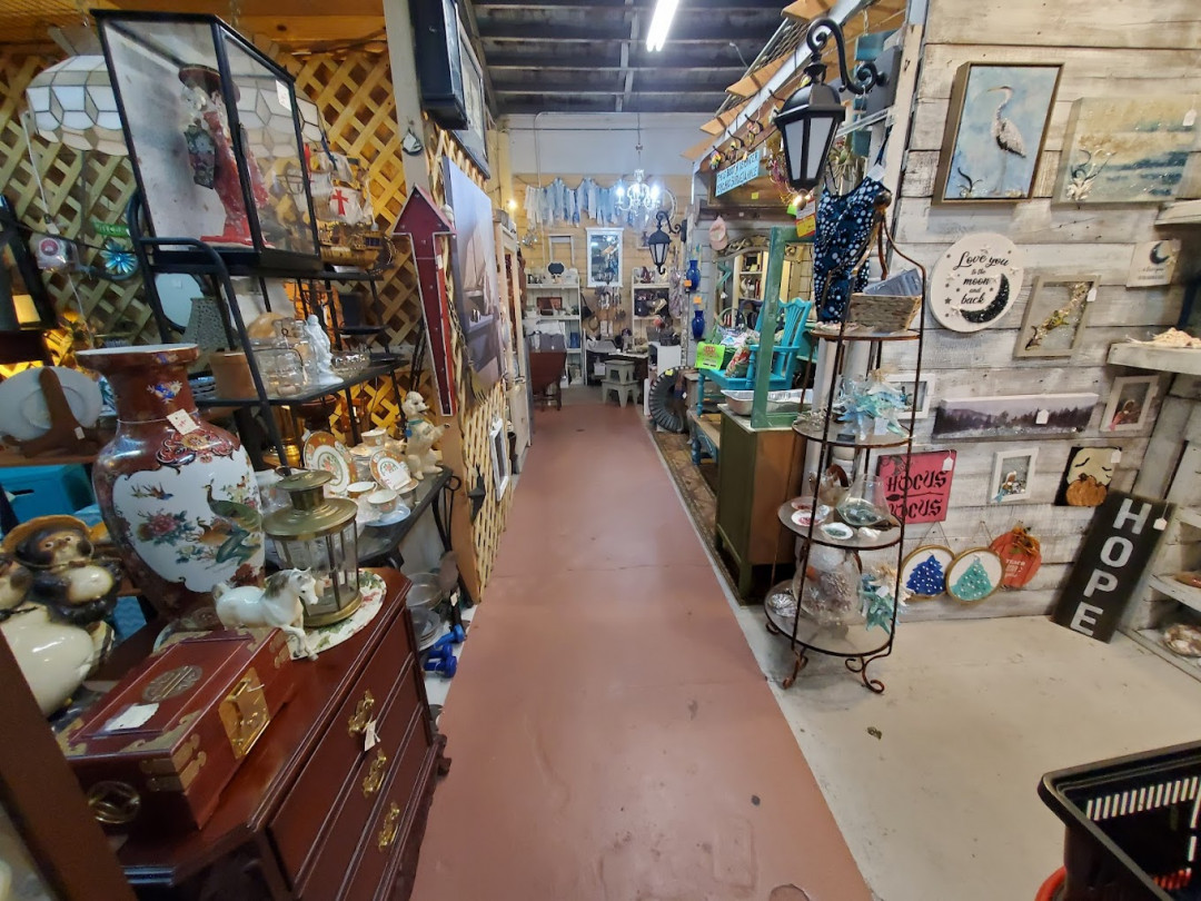 DeFrance Antiques
