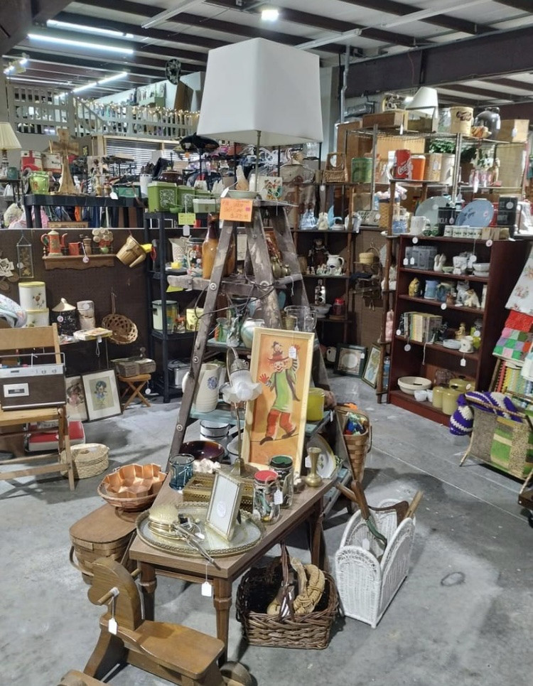 The Old Pioneer Market