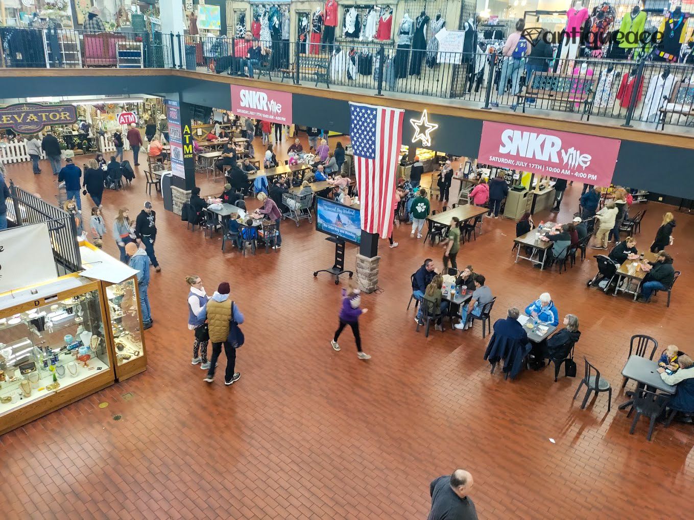 Hartville Marketplace &amp; Flea Market