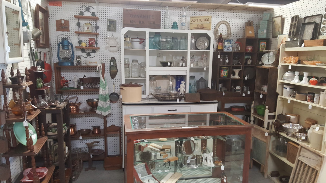 Silvercreek Antique Mall &amp; Flea Market
