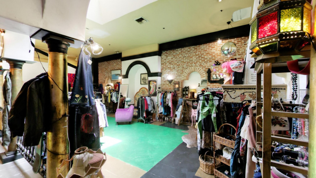 URBAN FLEA MARKET