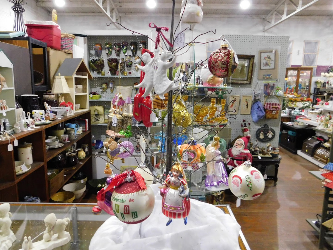 Huckster's Hall Flea Market