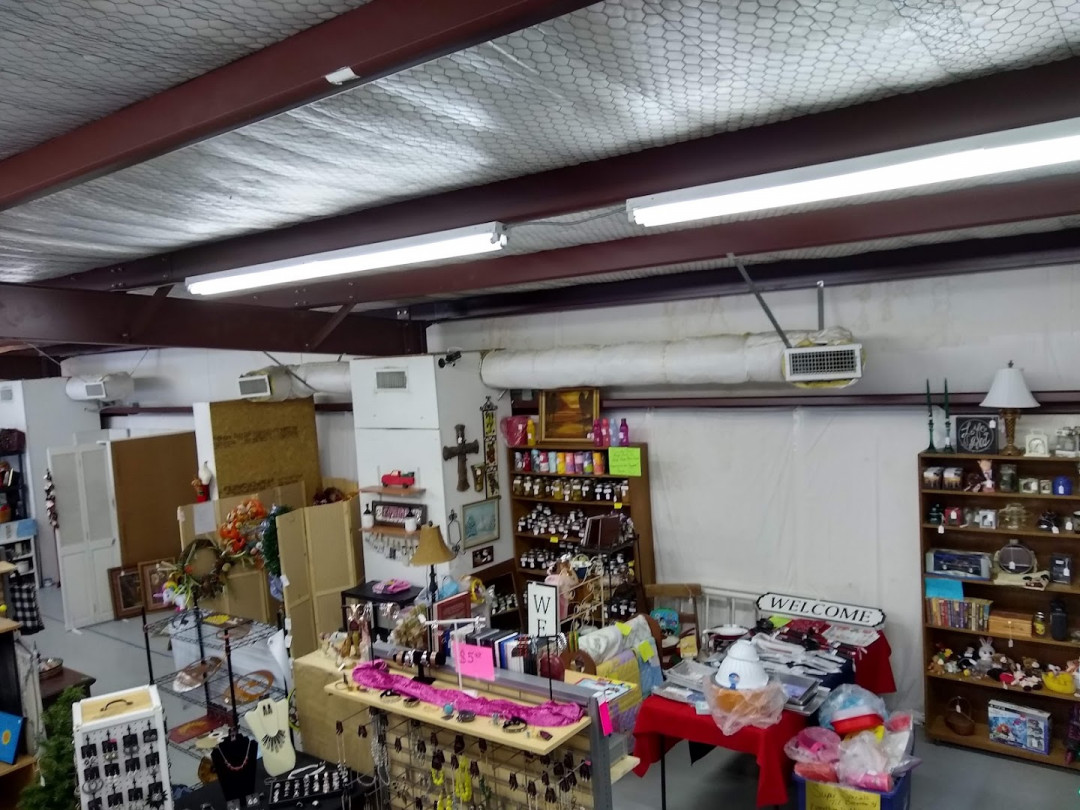 Beezy Beez Mercantile &amp; Flea Market