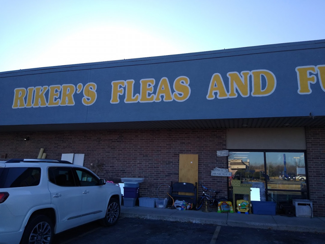 Riker's Fleas and Furniture - Nixa