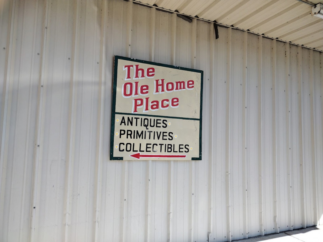 The Ole' Home Place Flea Market &amp; Antiques