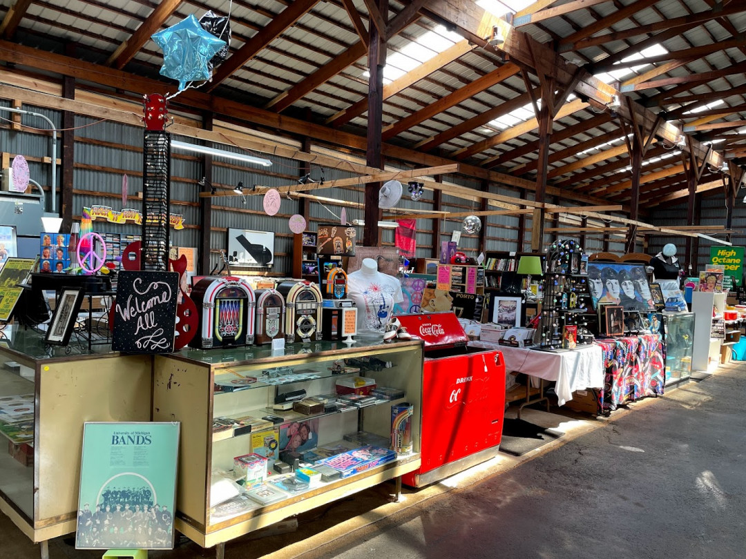 Tecumseh Trade Center &amp; Flea Market