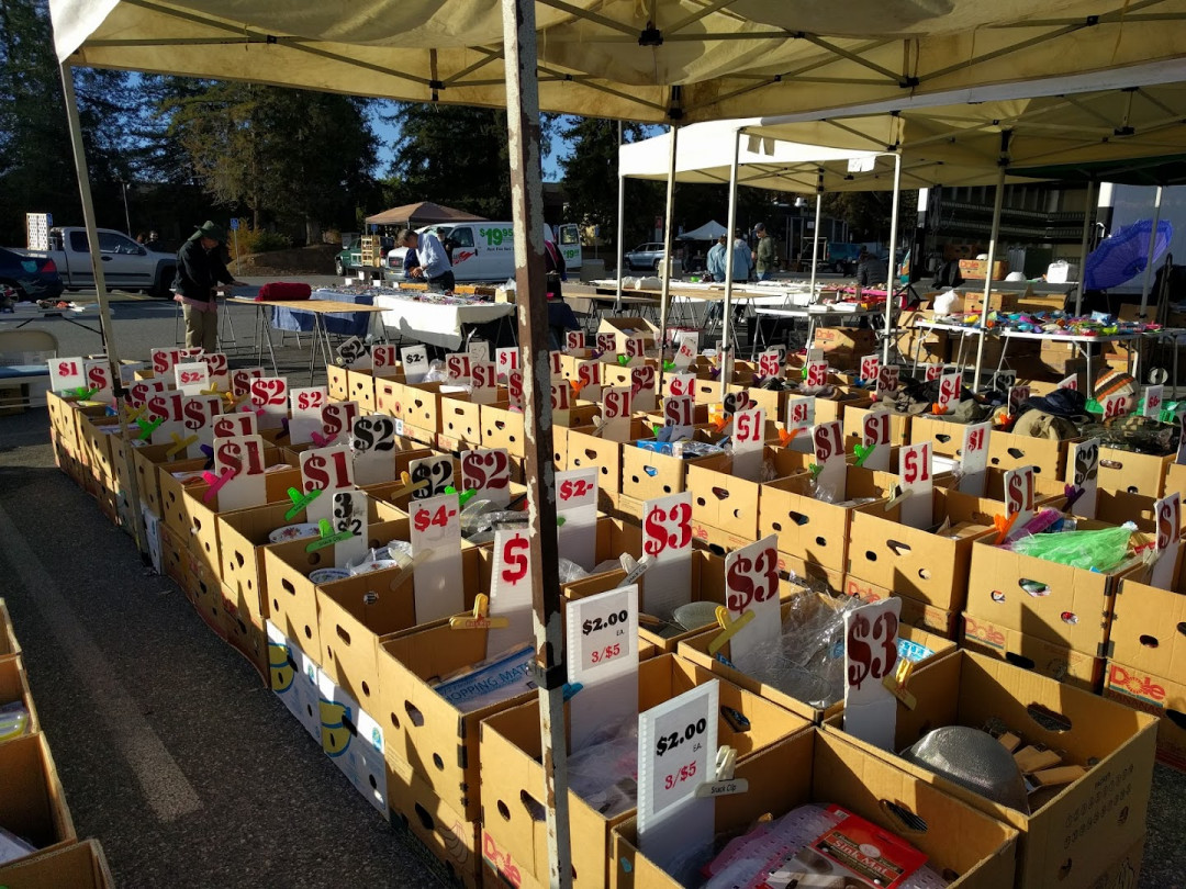 De Anza College Flea Market / DASG Flea Market