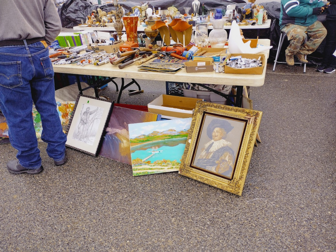 New Castle Flea Market