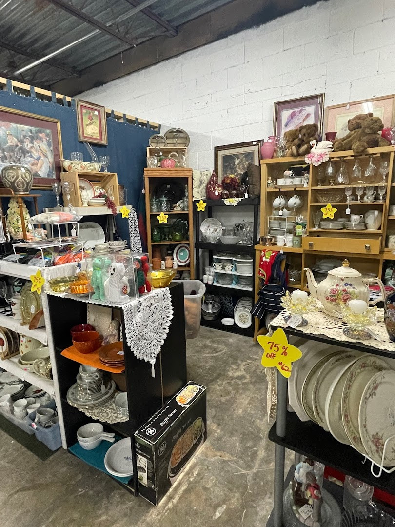 Airport Flea Market and Antiques
