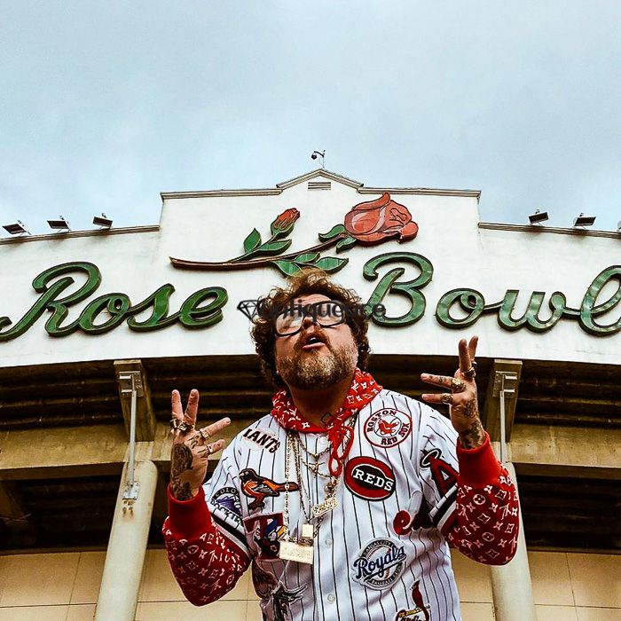Rose Bowl Flea Market: Pasadena's Vintage Treasure Trove