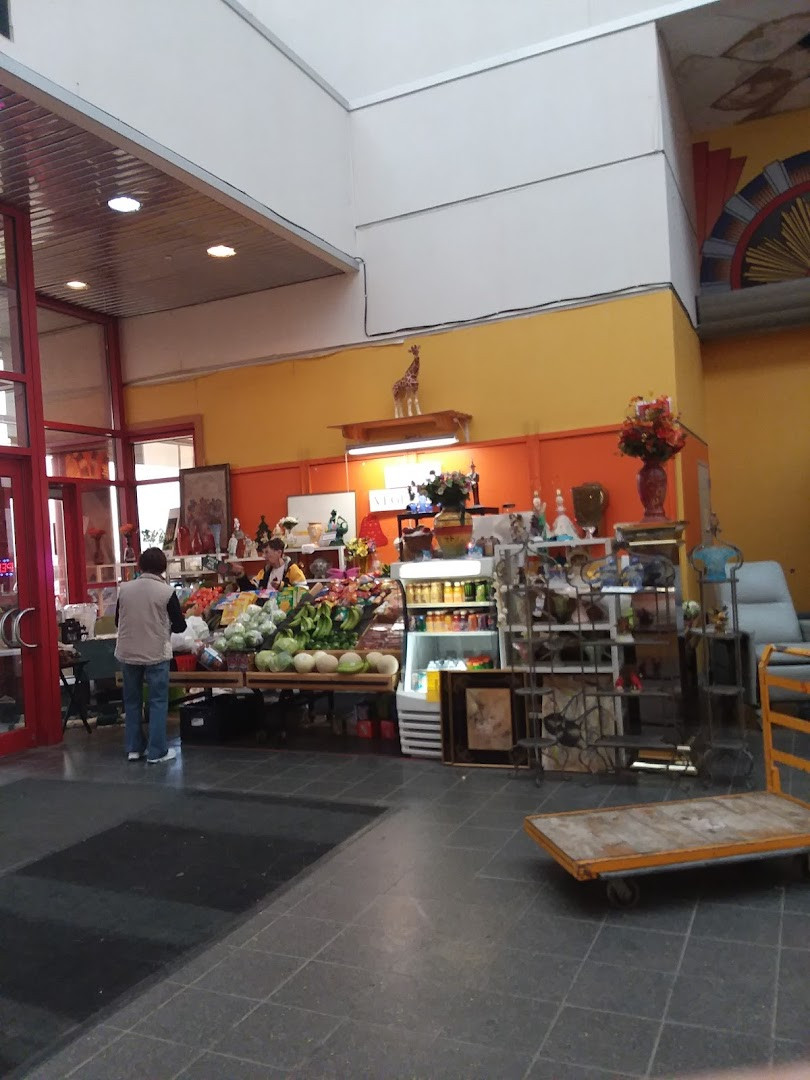 Rossi's Flea Market