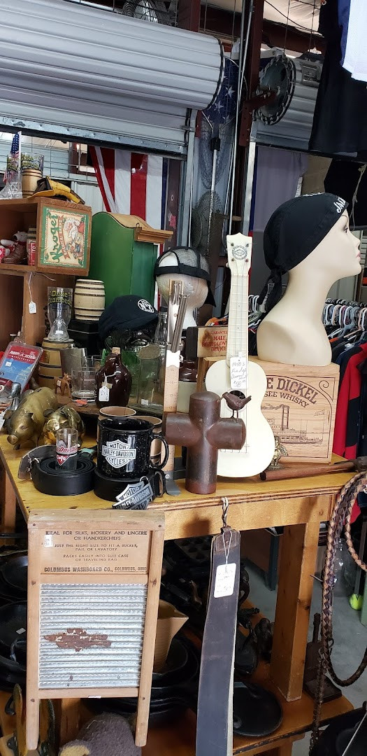 Johnson's Highway 55 Flea Market