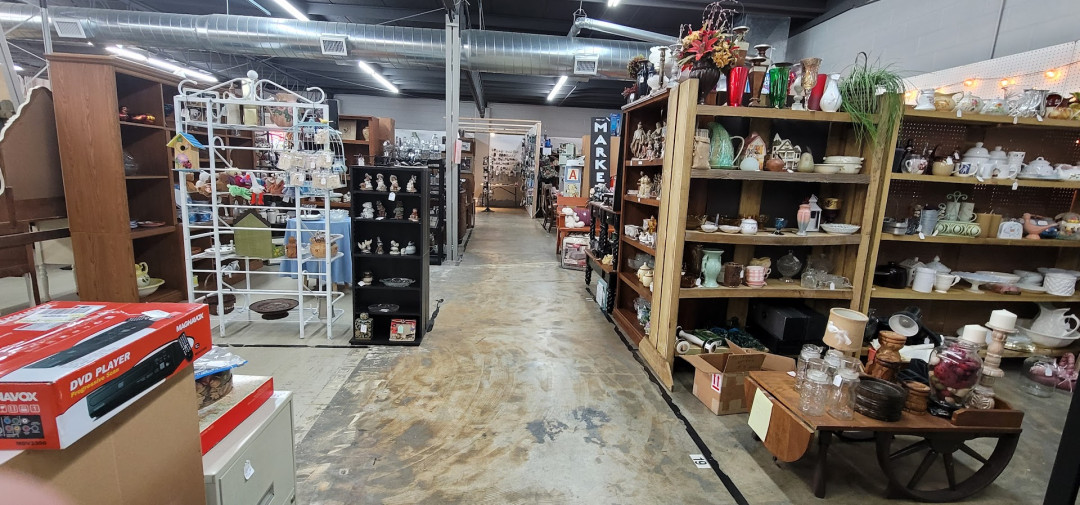 Olde Towne Benton Flea Market, Antiques &amp; Collectibles
