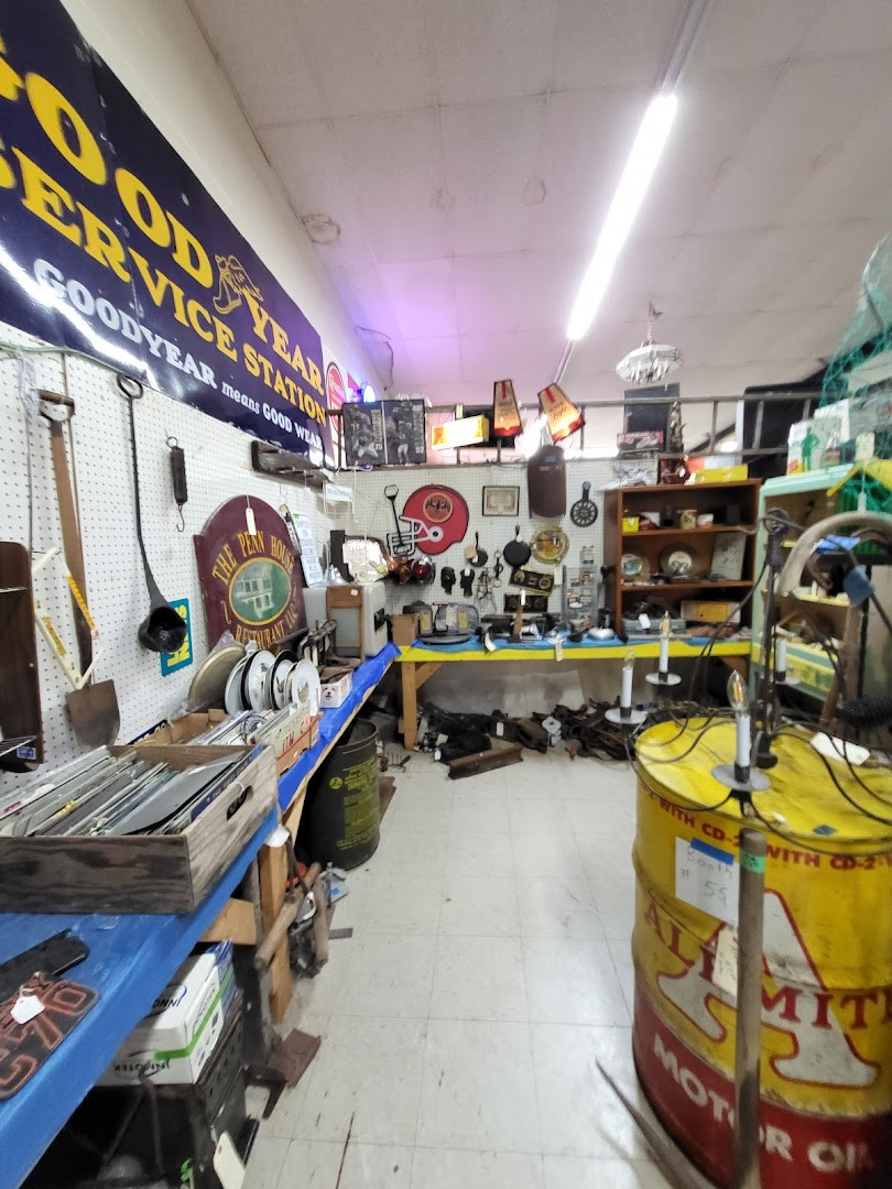 Flea Market 13 Antiques &amp; Used Furniture